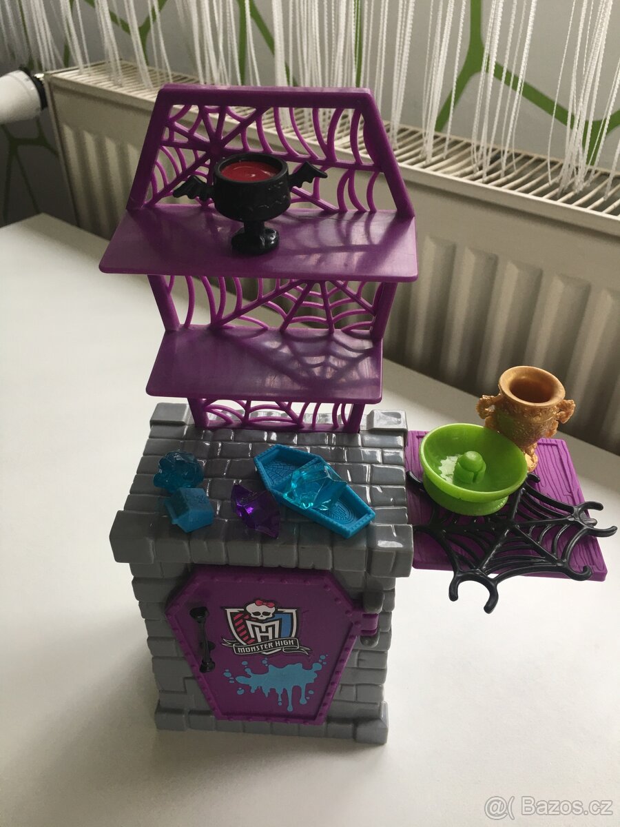 Dětský nábytek Monster High -Ateliér - 8