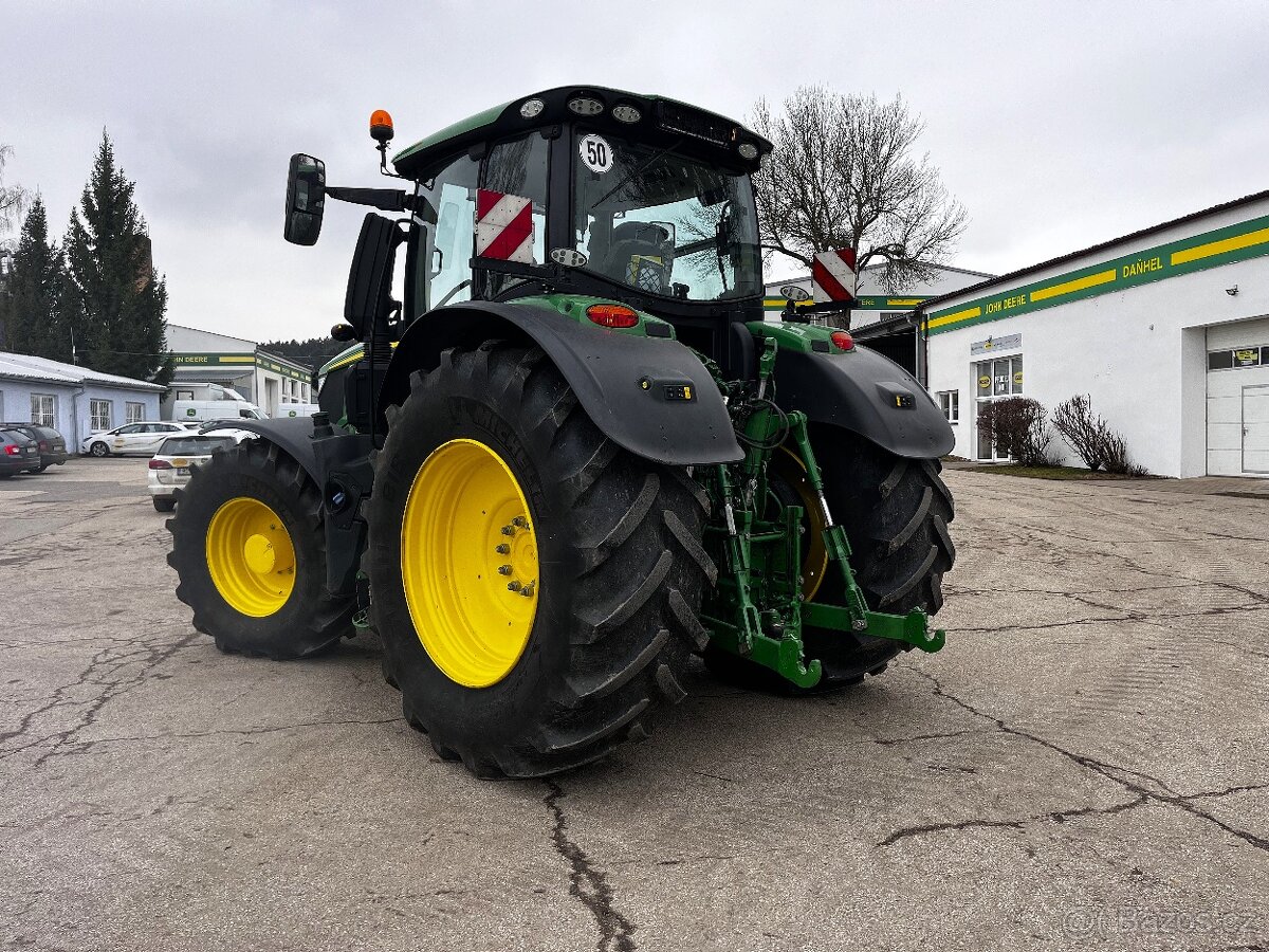 traktor John Deere 6R 250 - 8