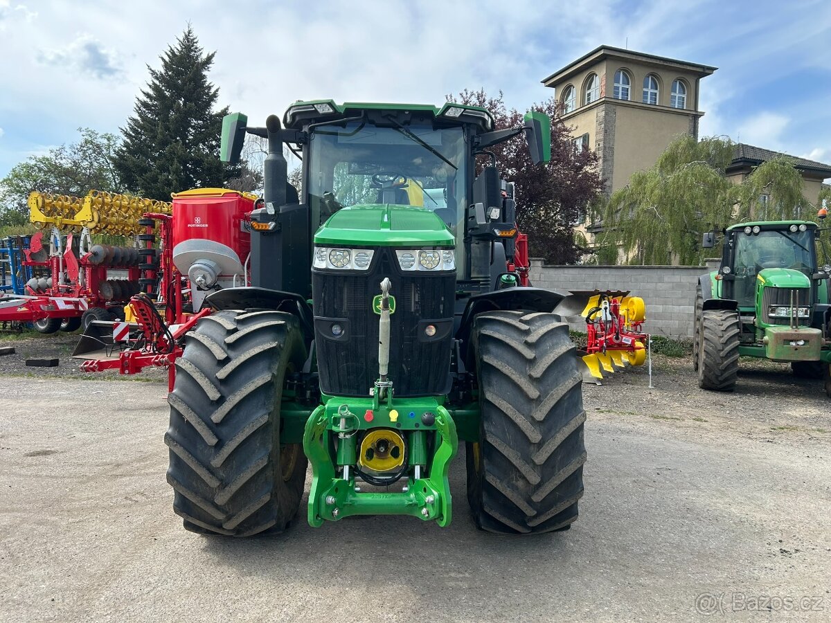 John Deere 7R270 - 8