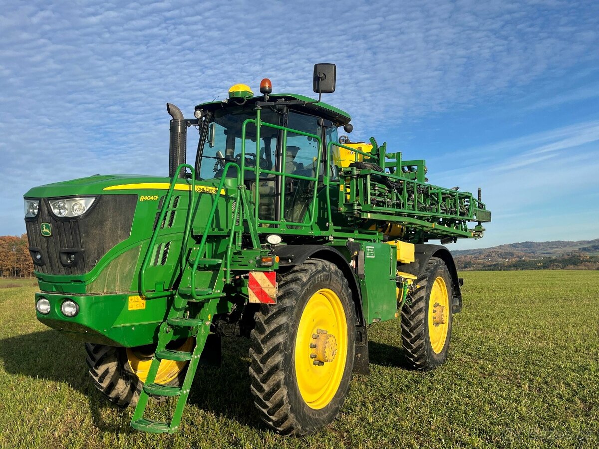 samochodný postřikovač JD R4040i - 8