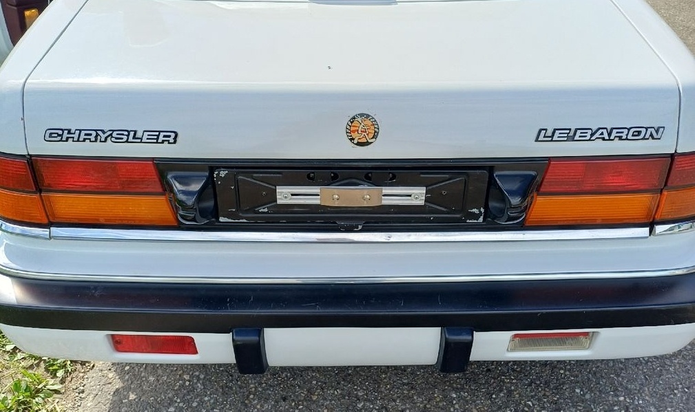 Chrysler Le Baron 3,0 V6 - 8