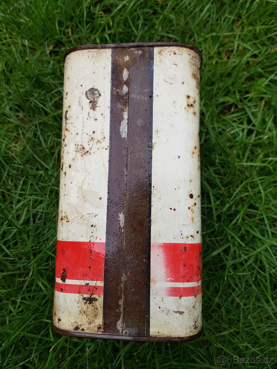 Staré kanystry od motorového oleje Trysk - 8