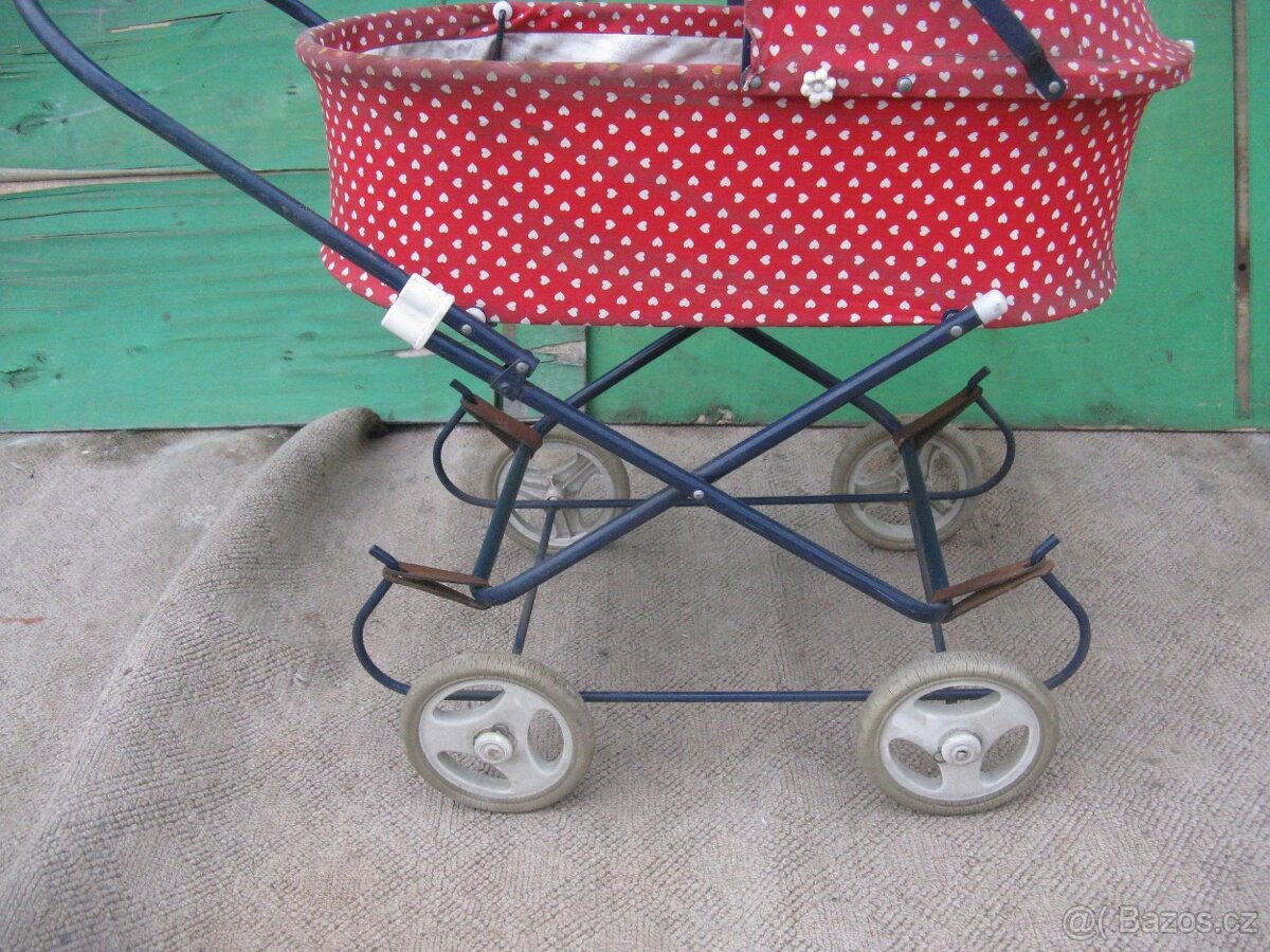 Hluboký RETRO kočárek pro panenky . - 8