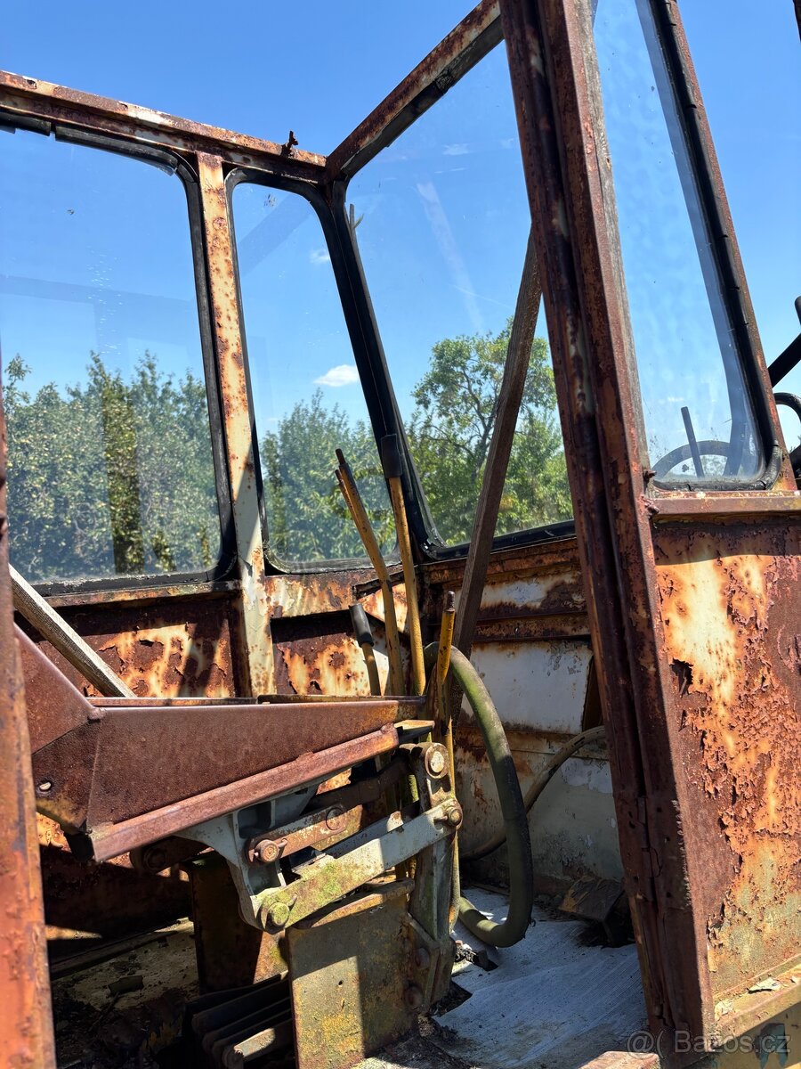 Nakladač uhnz 750 - 8