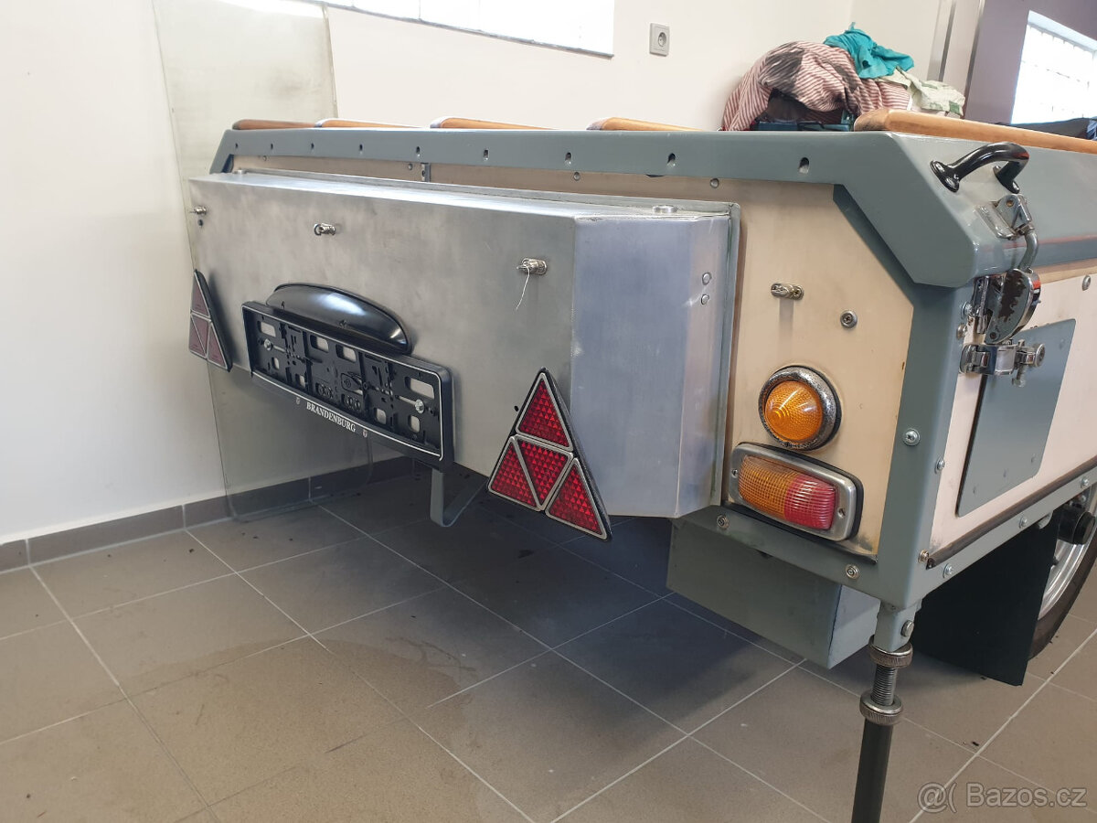 Prodám kempovací vozík DDR - 8