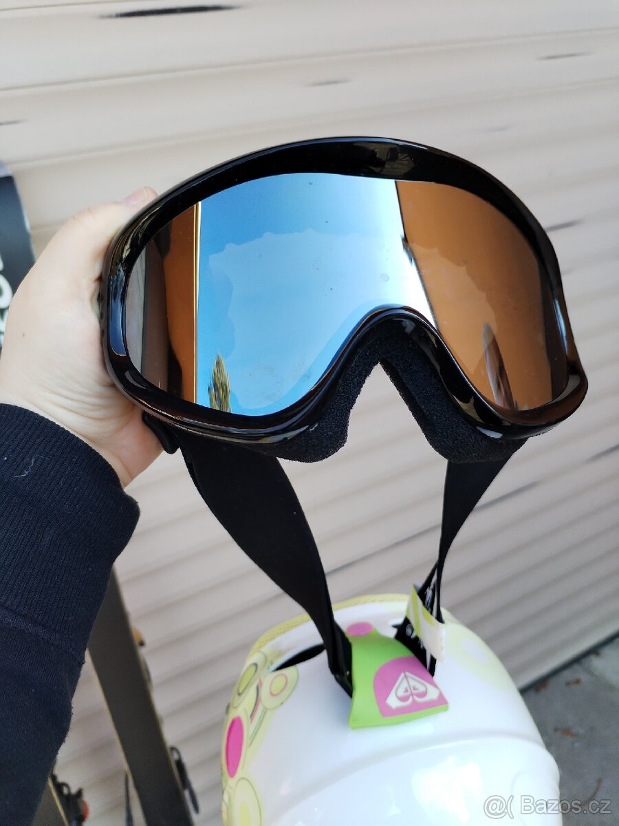 Lyže 146 + lyžáky + přilba a brýle - 8