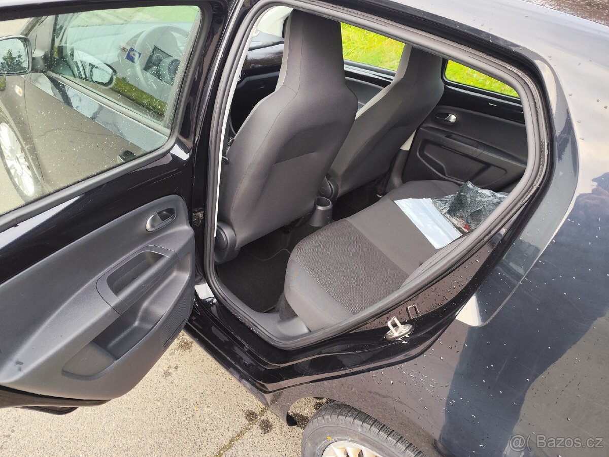 Prodám VW Up - 8