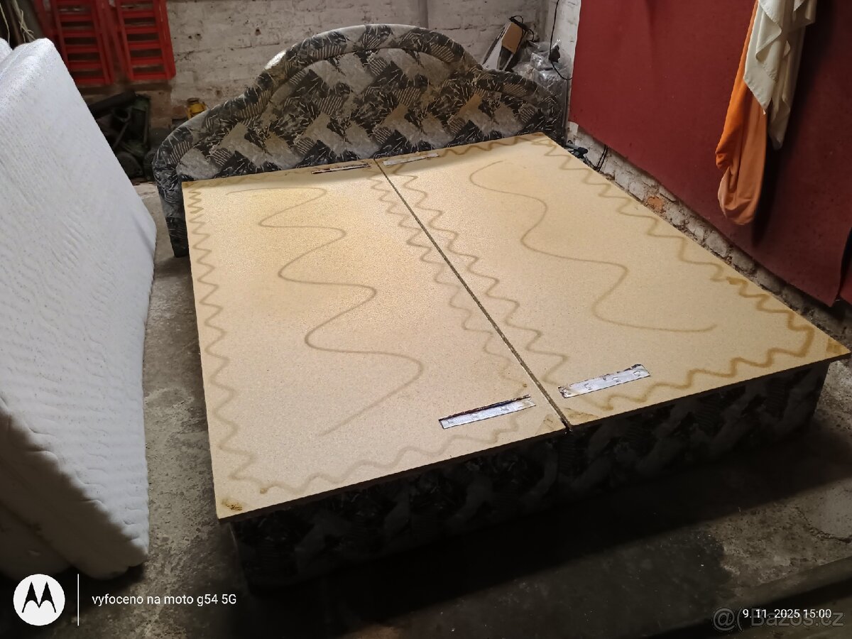 Letiště. Manželská postel. Ložnice. - 8