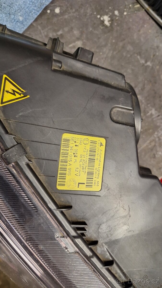 Leve svetlo xenon octavia 3 predlift - 8