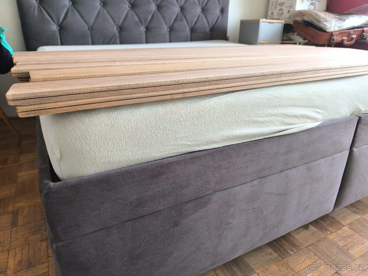 Prodám masivní ořechové obklady. - 8