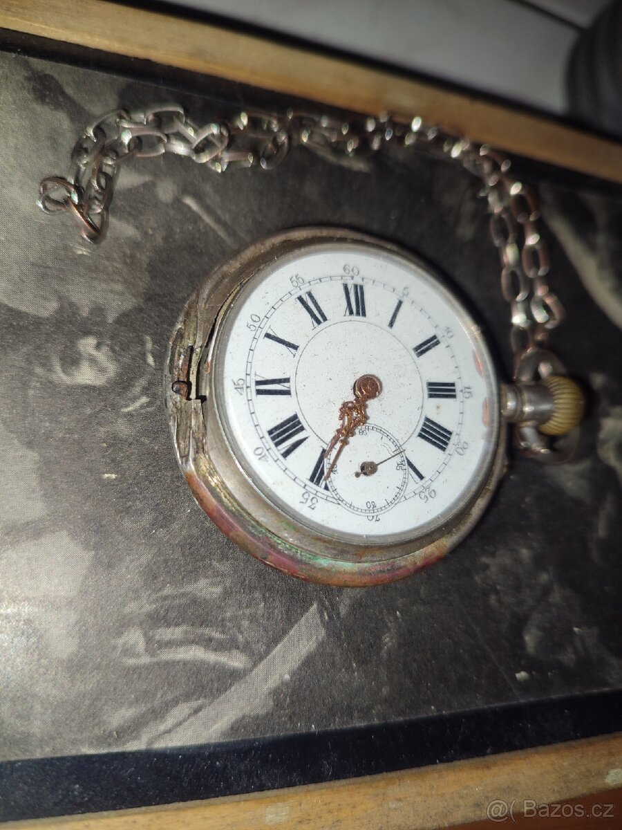 Prodám funkční kapesní stříbrné hodinky Geneve - 8