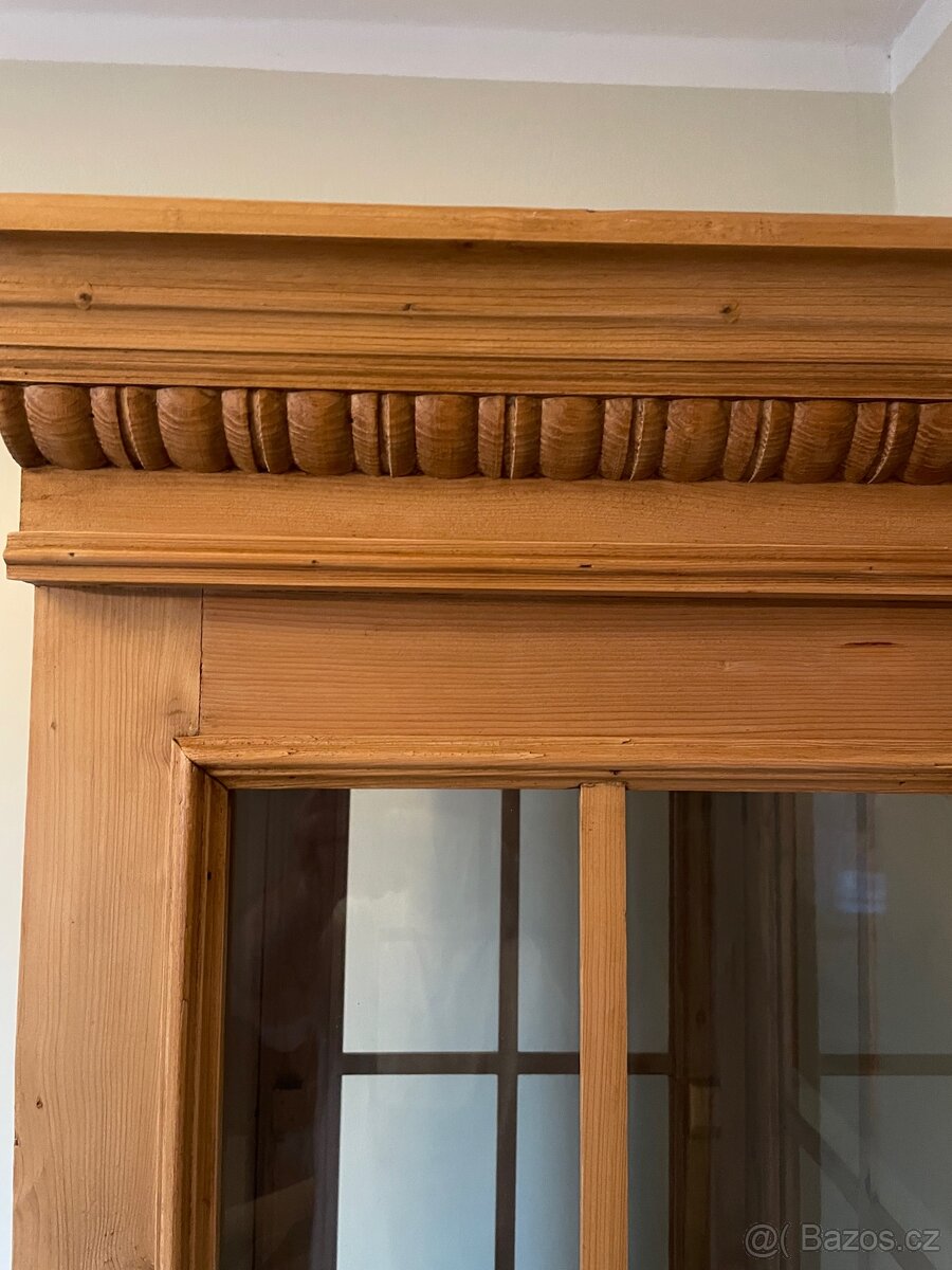 Skleník- starožitná skříň z masivu - 8