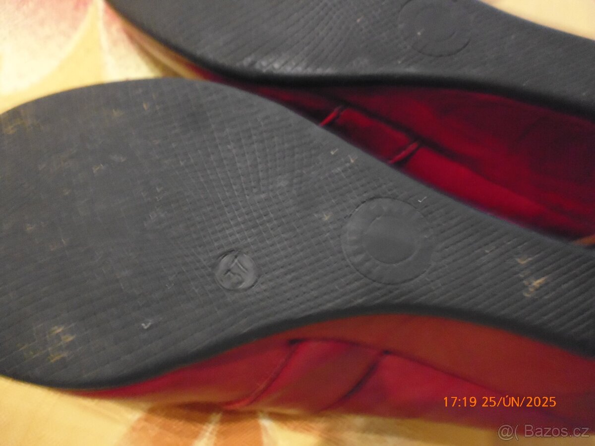 Dámské kožené lodičky Rieker vel. 37 vínové - 8