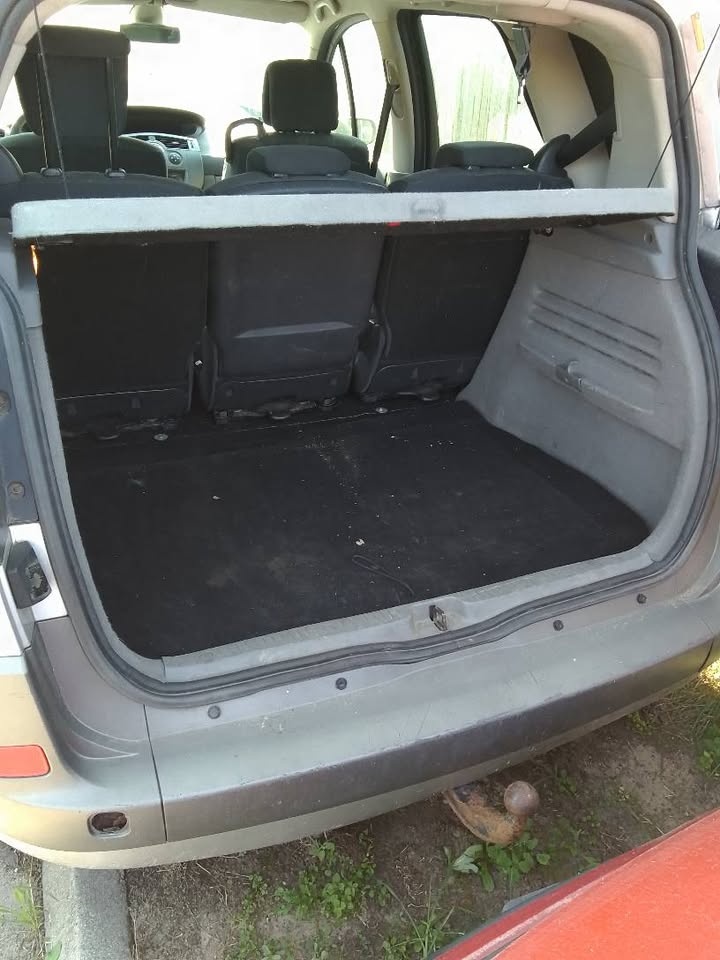 Renault Megane Scenic 2.0 benzín rok 2006 - 8