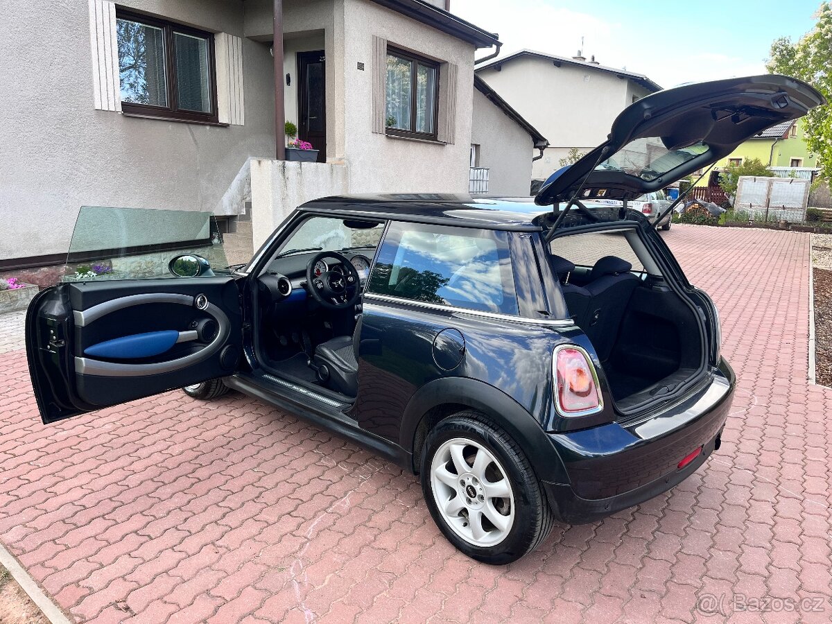Mini Cooper 1.6 88KW,XENONY,KLIMA,KůŽE,ESP - 8