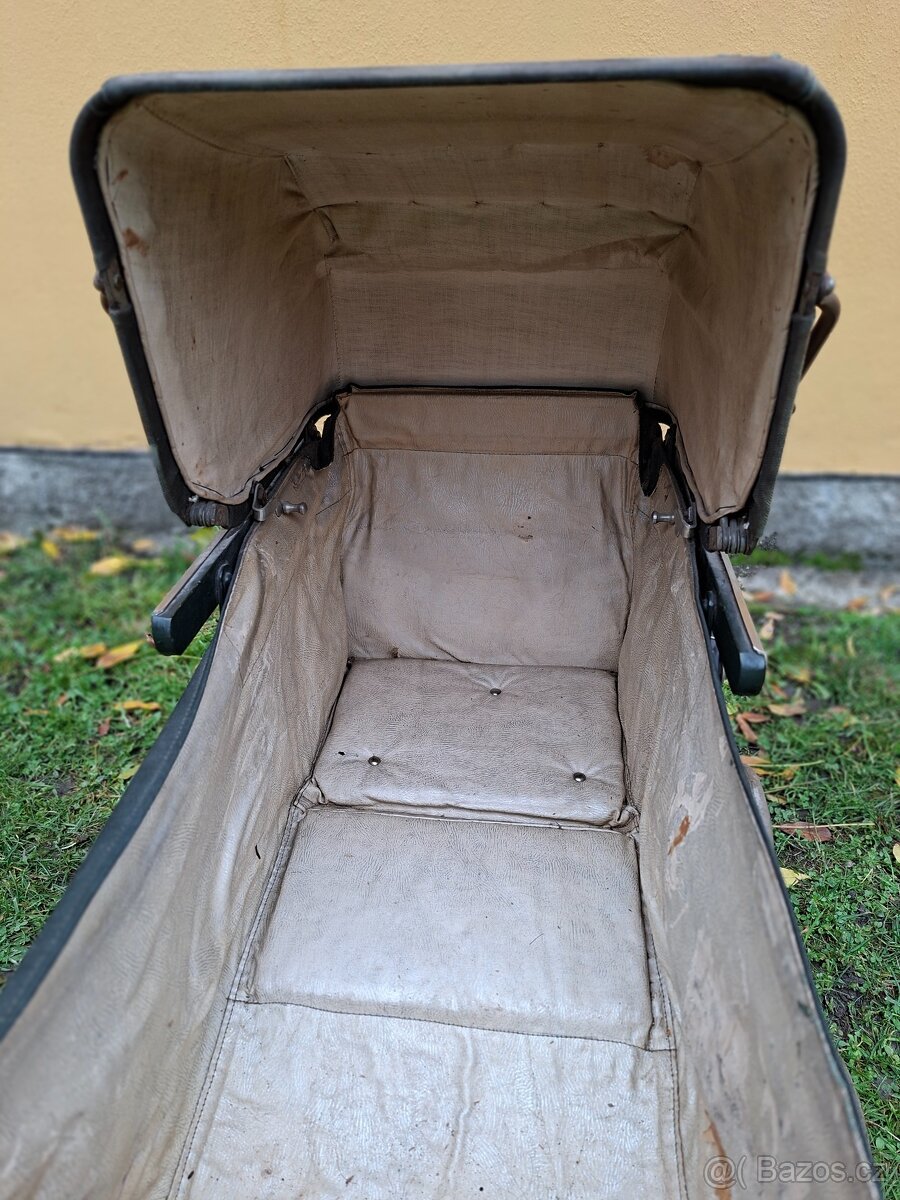 Starožitný kočárek pro panenky - skládací - 8