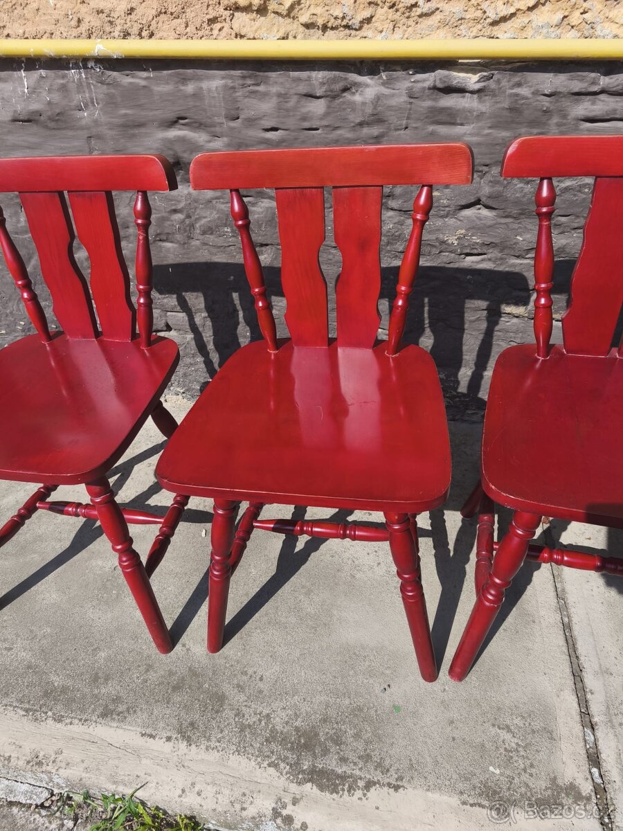 Jídelní sestava - stůl+4 židle červená barva - 8