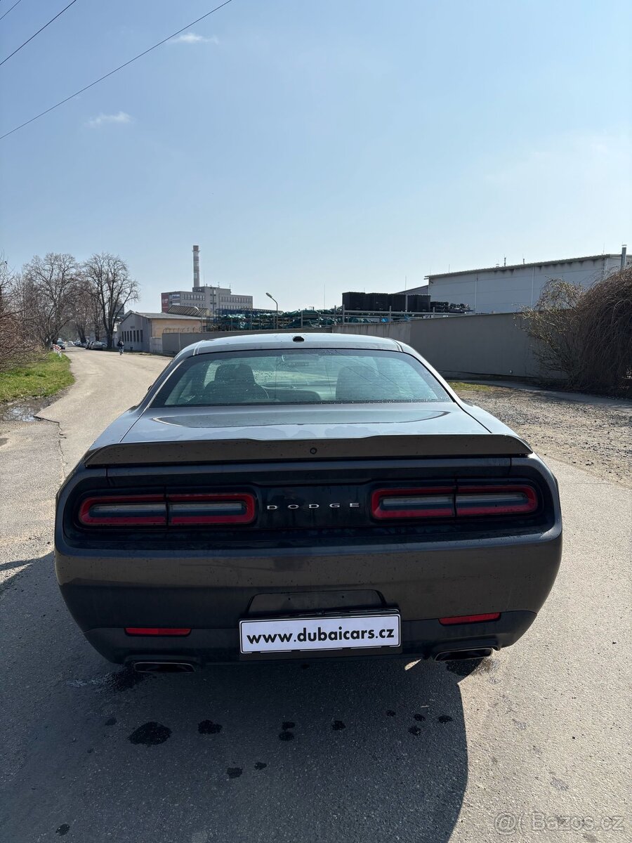 Dodge challenger 5.7 v8 R/T - 8