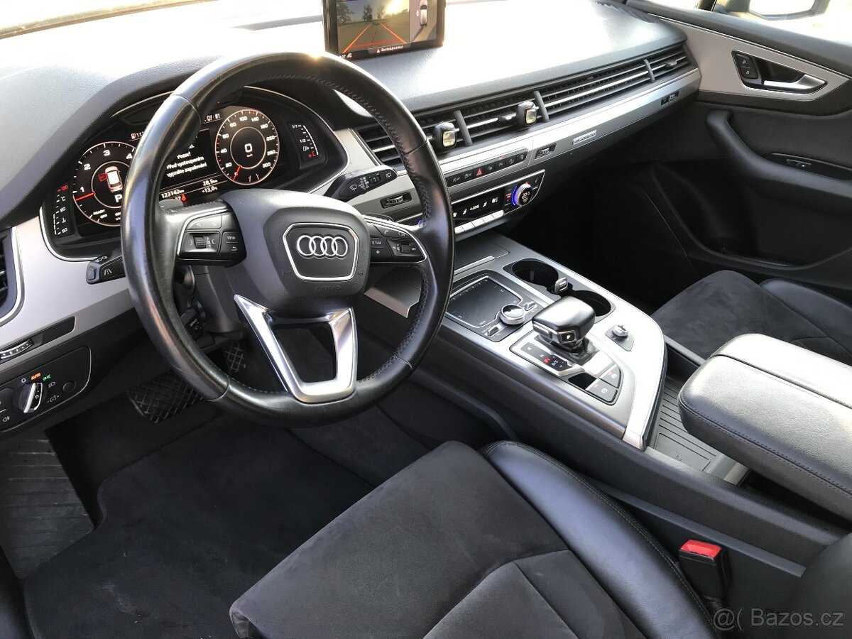 AUDI Q7 S-Line - 8