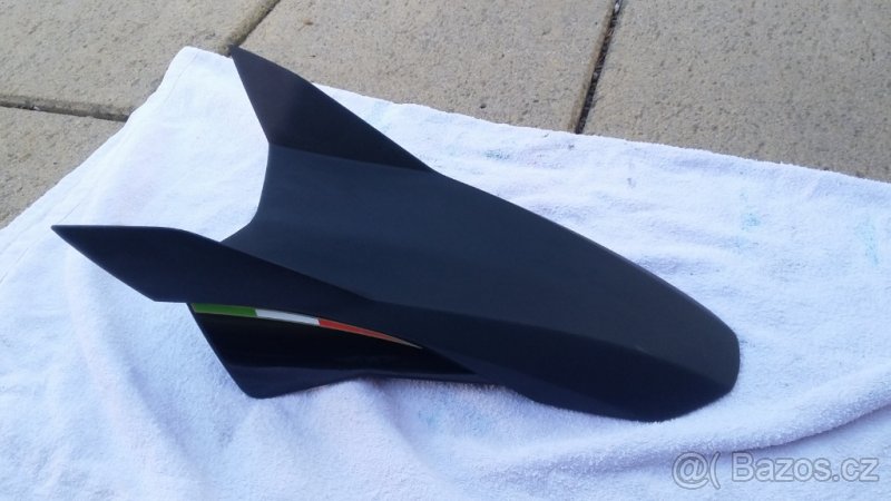 Prodám přední blatník na Aprilii SMV Dorsoduro 750 - 8