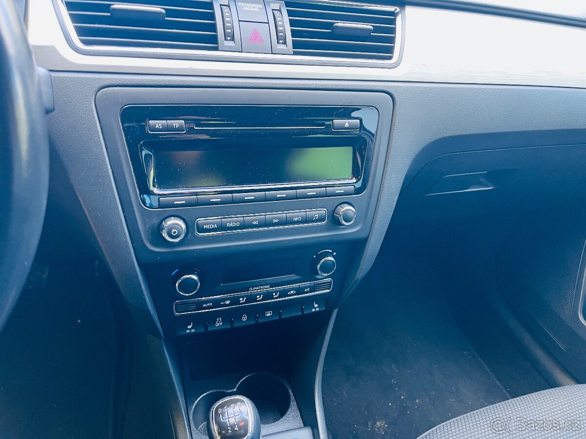 ŠKODA RAPID 1.2 Tsi BENZÍN DIGIKLIMA , ALU KOLA, VYHŘEV SED - 8