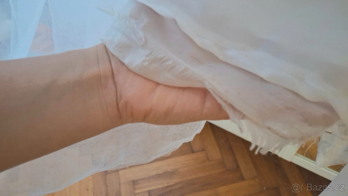 Svatební šaty s krajkou - 8