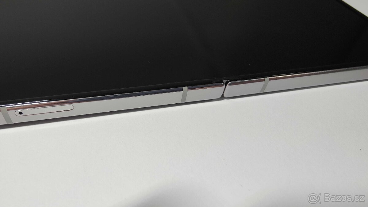 Samsung Galaxy Z Flip4 5G (F721B) 8GB/256GB, Bespoke Edition - 8