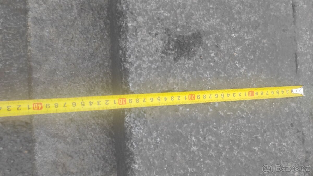 Staré kamenné obrubníky, obruby, žulové obrubníky, 200 bm - 8