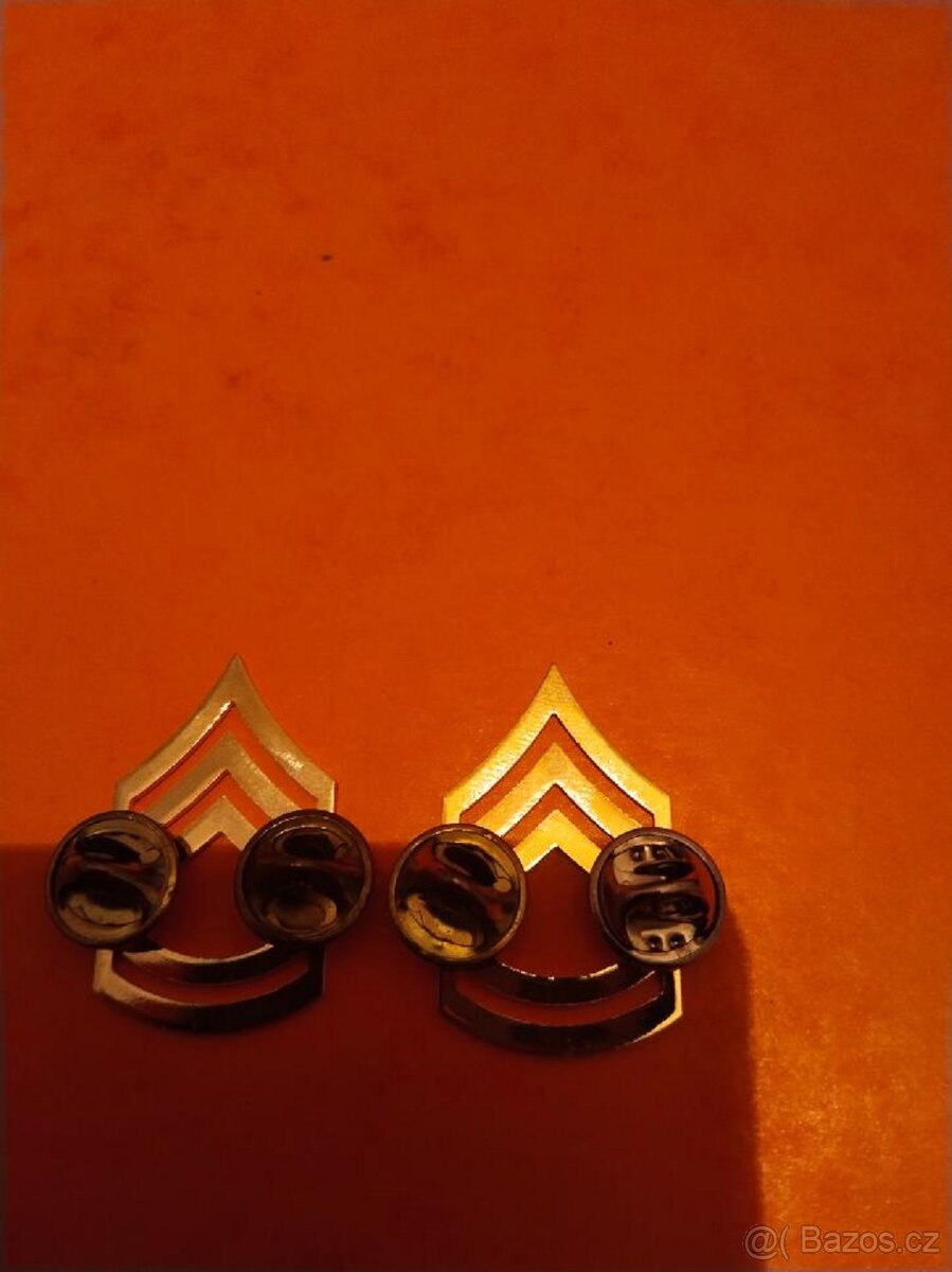 USA HODNOSTÍ ODZNAK SERGEANT - 8