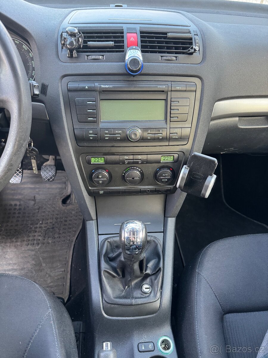 Škoda Octavia 2 2.0 TDI - 8