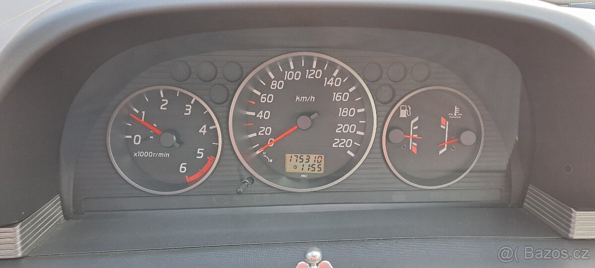 NISSAN X-Trail 2,2 DCi -WEBASTO - 8