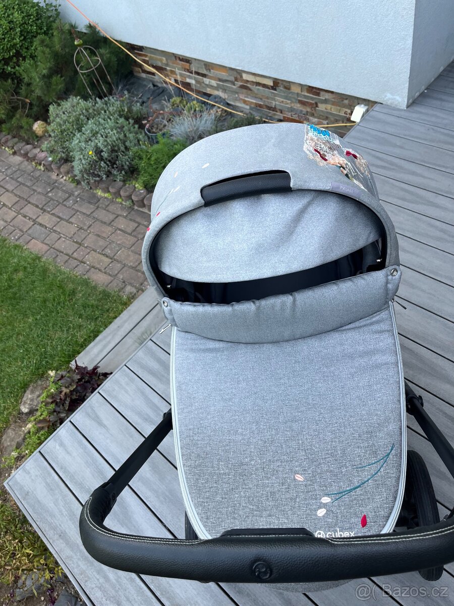 Hluboká korbička Cybex Priam Lux KOI a podvozek - 8