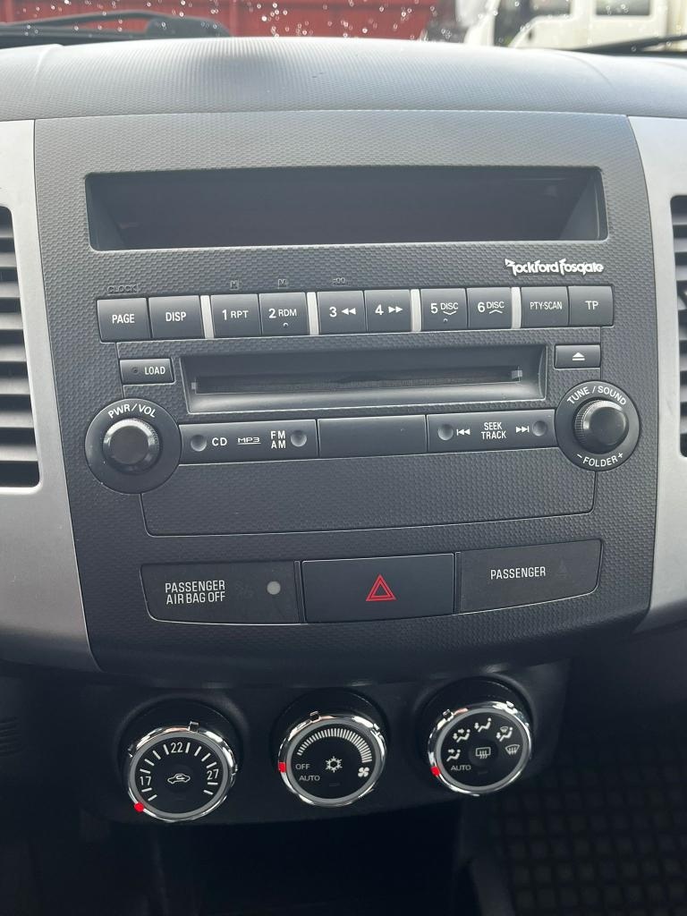 Mitsubishi Outlander 4x4 rv 2011 2.2 DI-D, Automat, 7-místný - 8