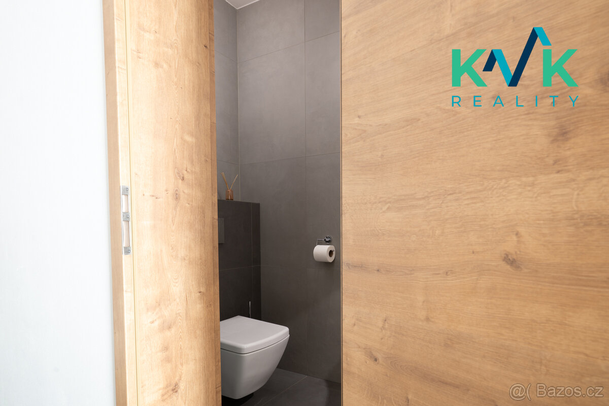 Nízkoenergetický, prostorný bungalov 5+kk s bazénem - 8