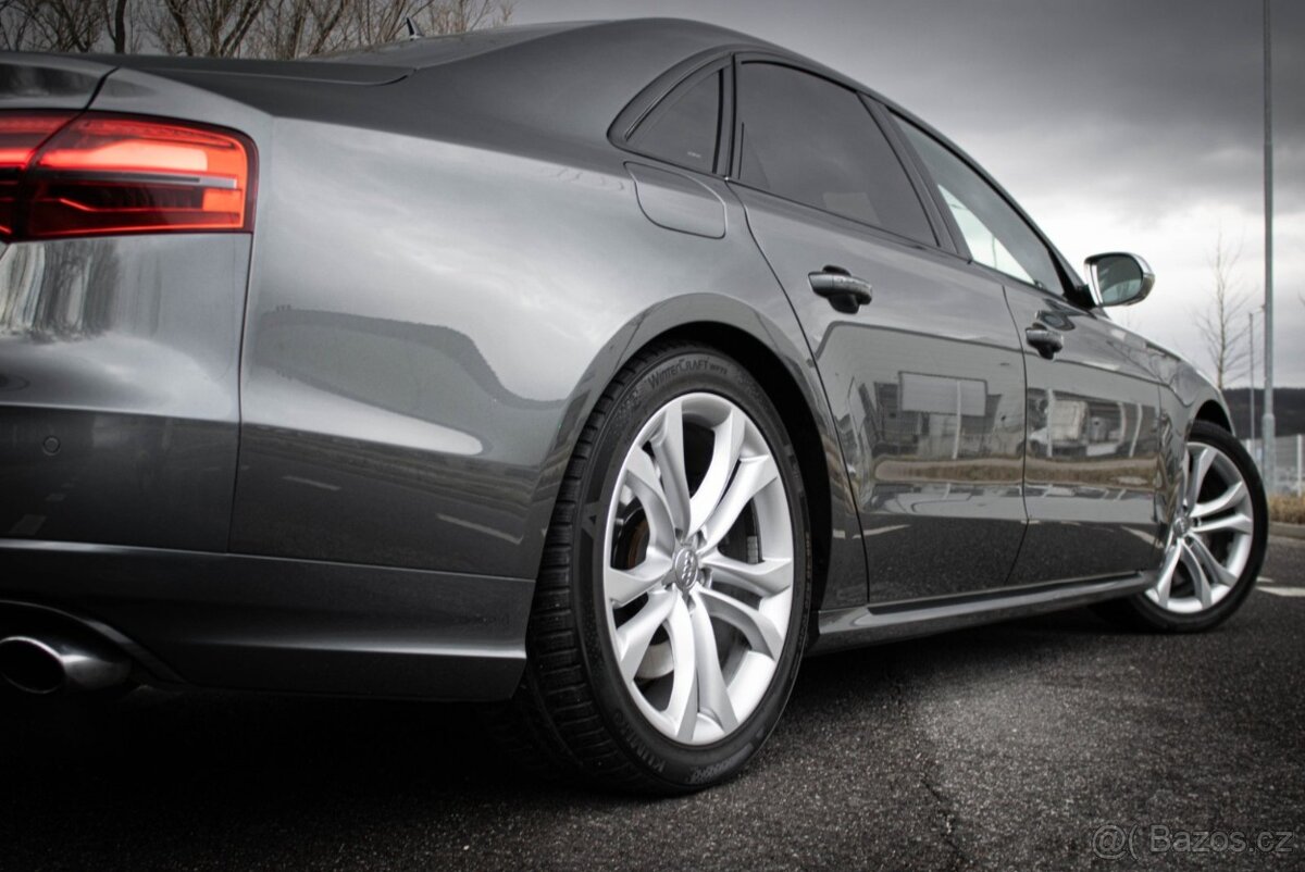 Audi S8 / SVK auto / TOP STAV / - 8