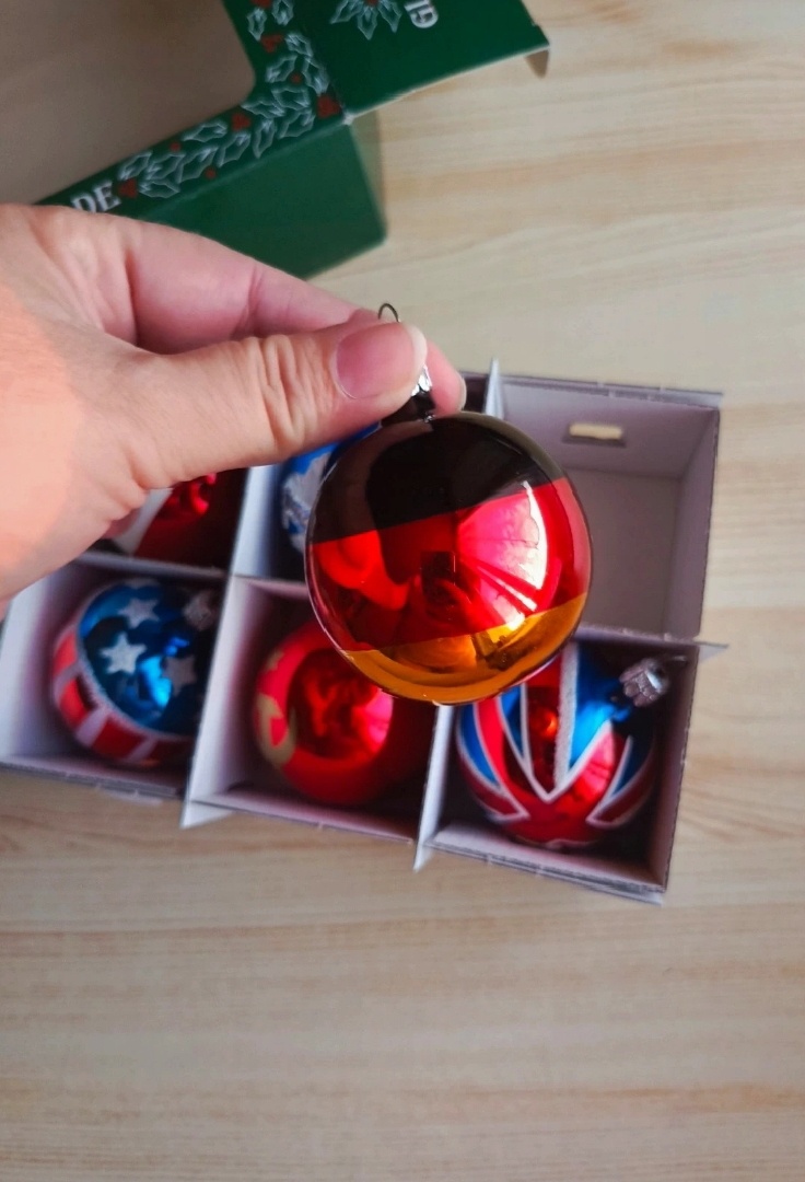 Ručně vyráběné skleněné ozdoby vlajky - 8