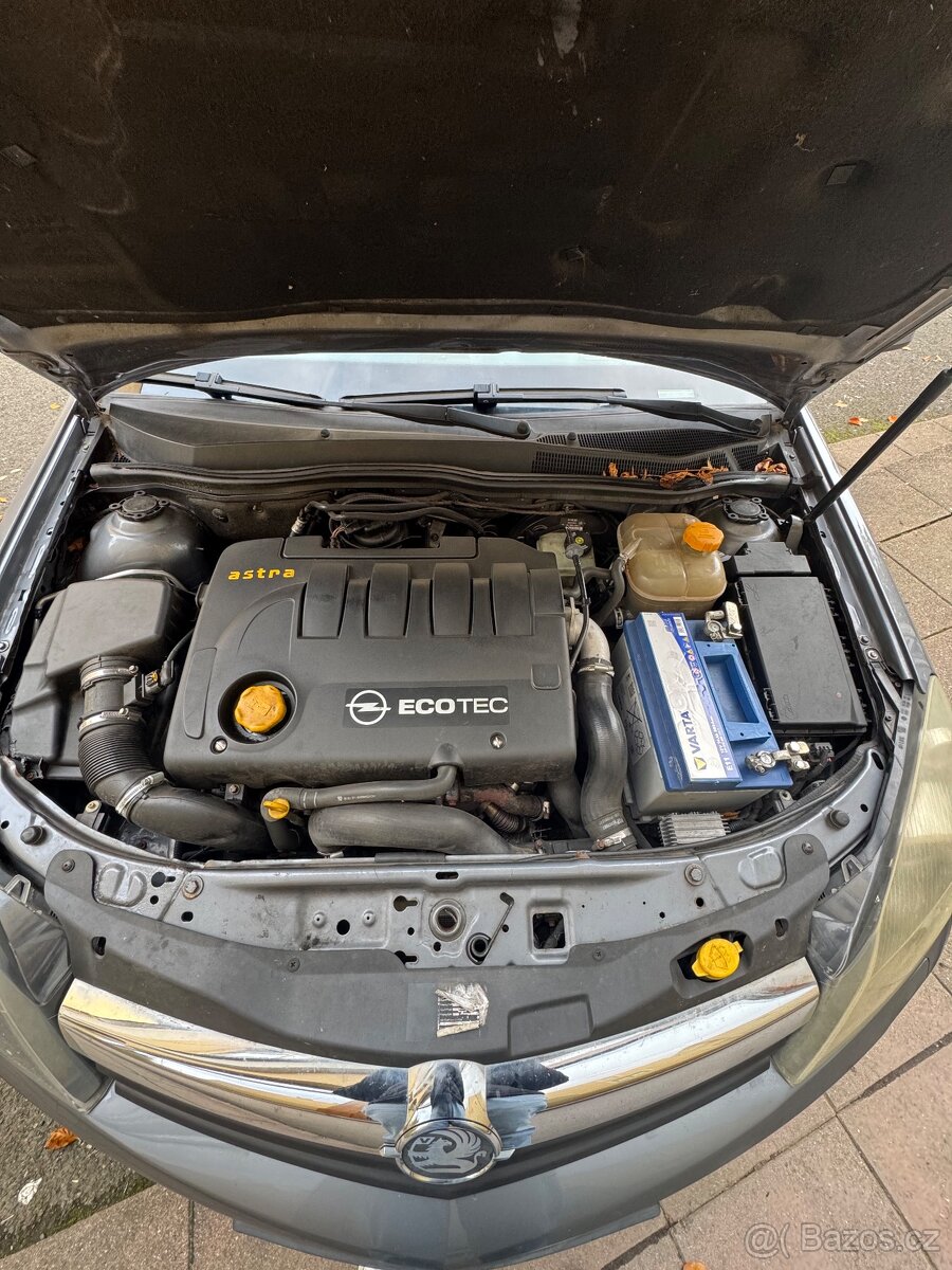 Opel Astra GTC - 8