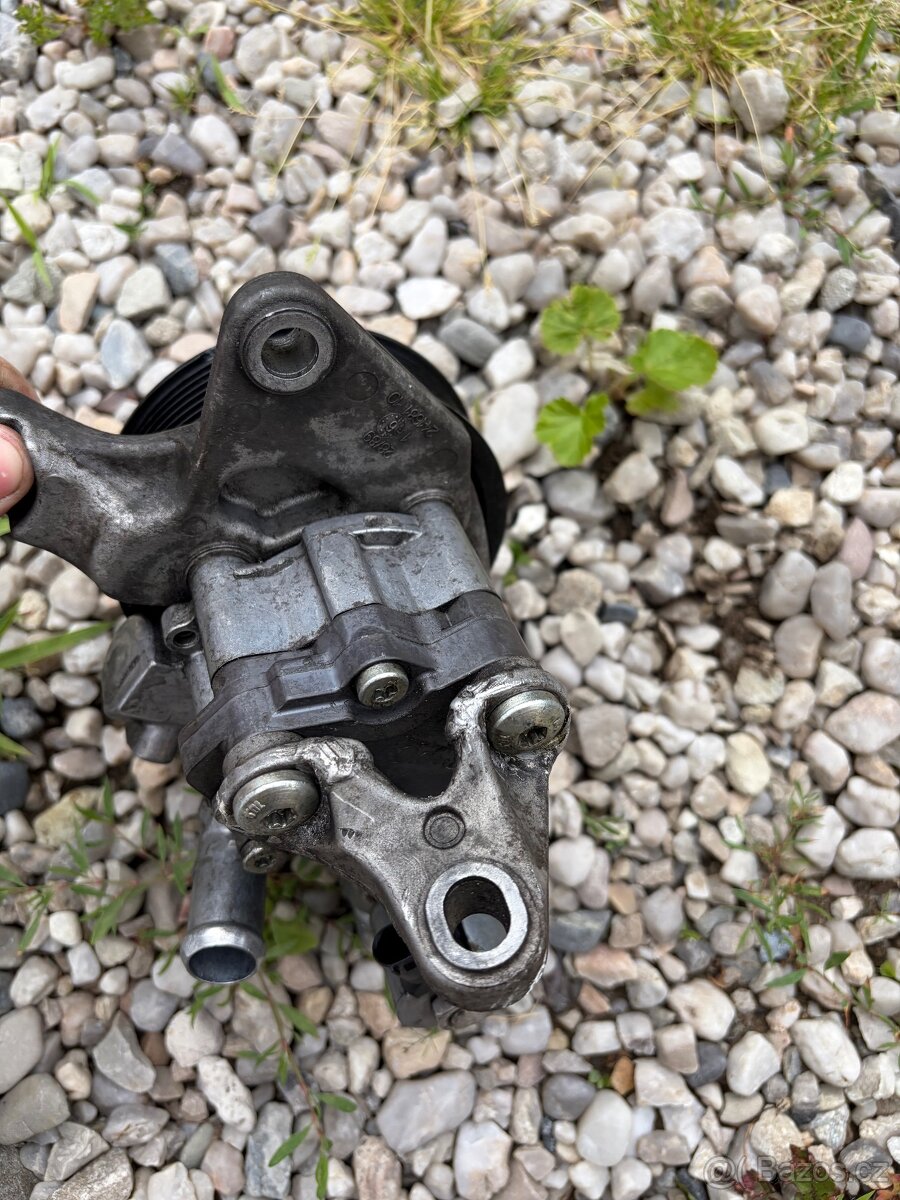 BMW E90/E91/E92/E93 N54 pumpa servo řízení - 8