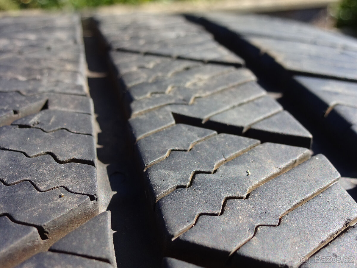 Passat/Superb/Octavia - zánovní zimní alu 17" 5x112 - 8