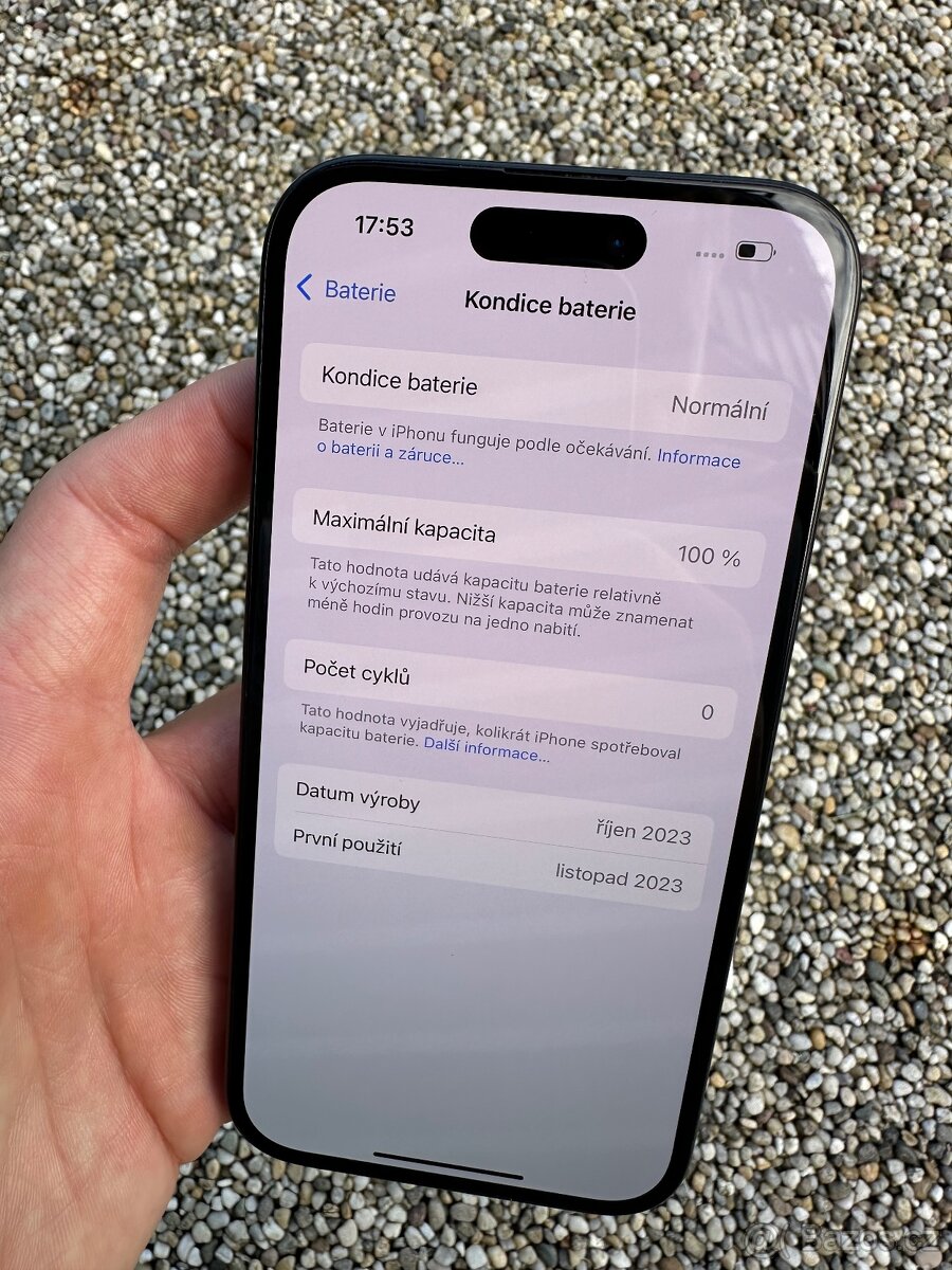 IPhone 15 256GB - baterie 100% - 8