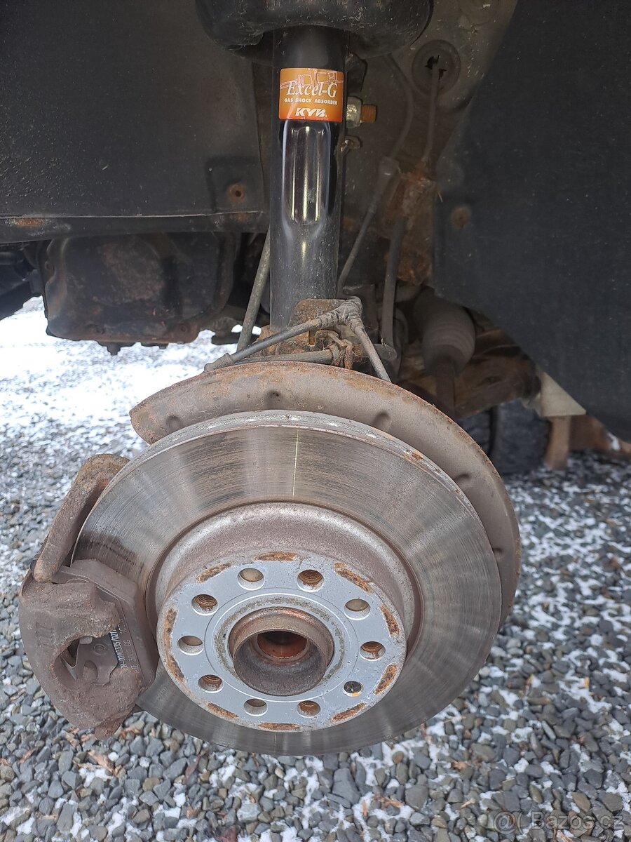 Volkswagen golf 5. Barva lc9z LC9Z CERNA - 8