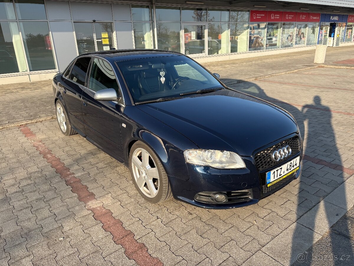 Audi S4 4.2 V8 - 8