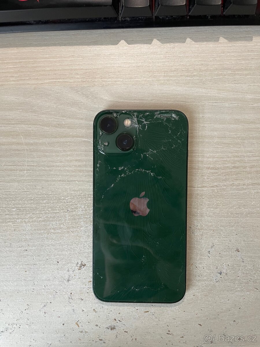 iPhone 13 - 8