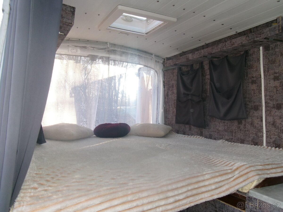 Prodám obytnou dodávku Ford Transit - 8