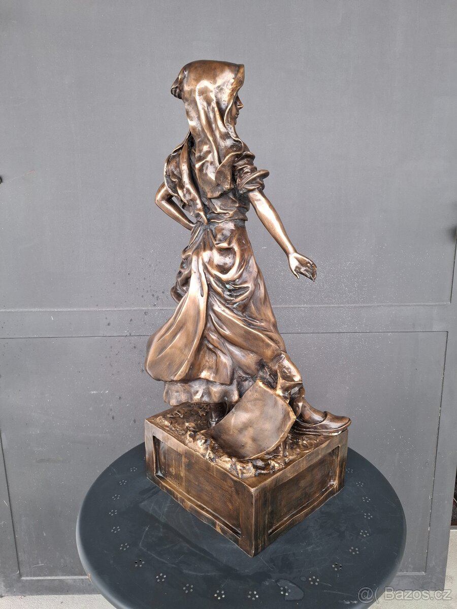 Velká bronzová socha, značená - 8