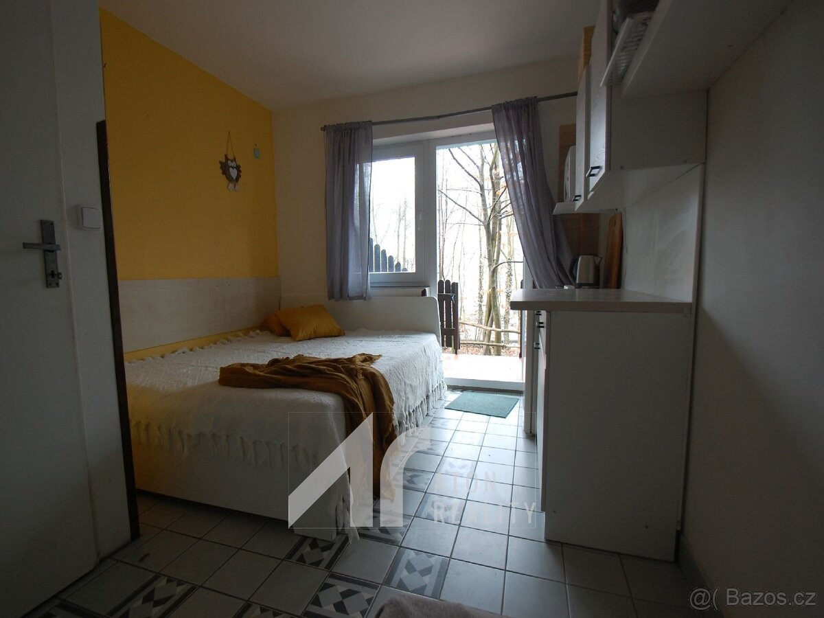 Bítov - rekreační chata podlahová plocha 100 m2 - vhodné na - 8