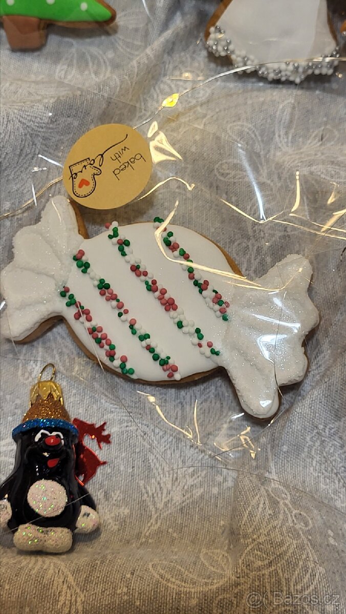 VÁNOČNÍ PERNÍČKY - DÁRKOVÁ KRABIČKA MIX
- 8