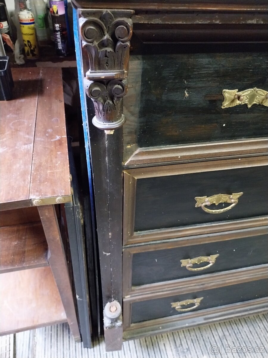 Stará dřevěná komoda - 8