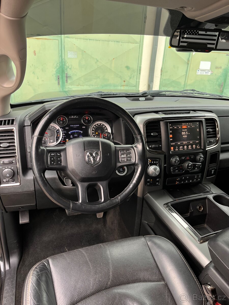 Dodge RAM 1500 Hemi - 8