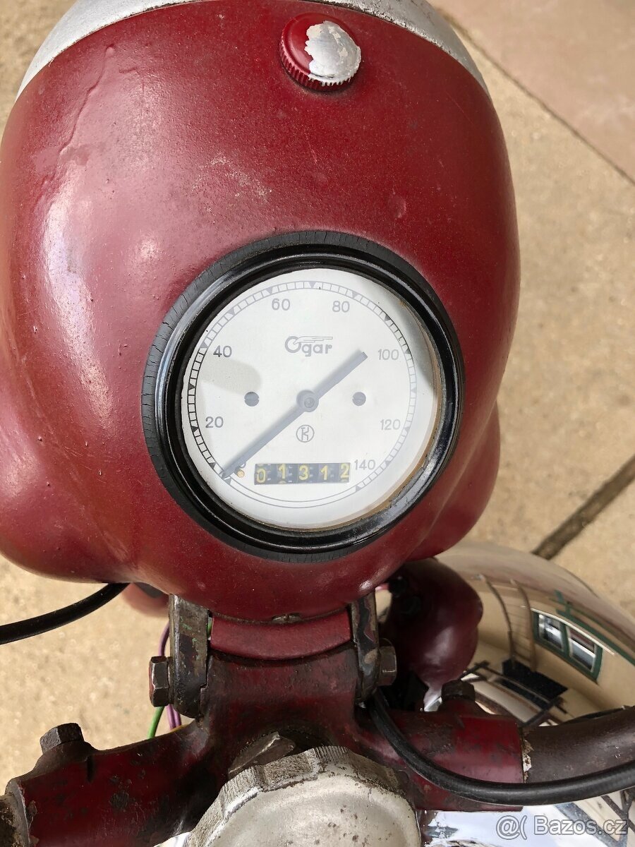 Ogar 350 typ 12, pérák 350 r.v. 1948 - výrobní číslo 132 - 8